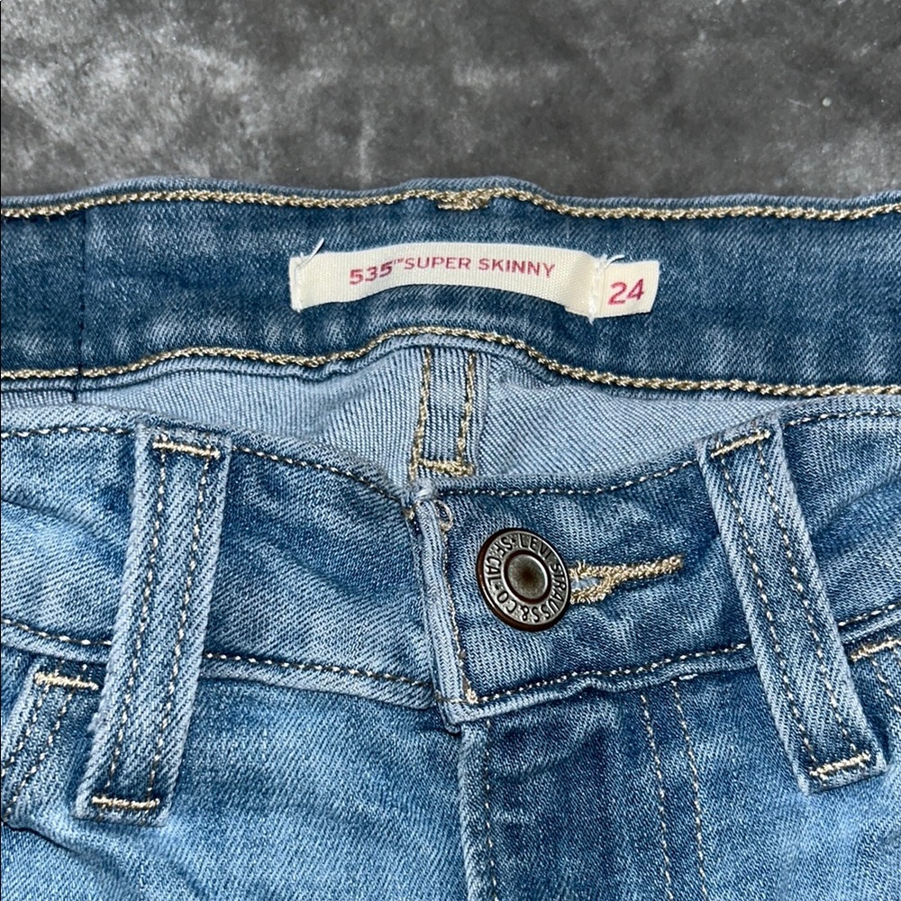 Levi’s Women Jeans - Picture 3 of 4